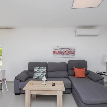 Apartment Lightbooking Sun Club Deluxe *