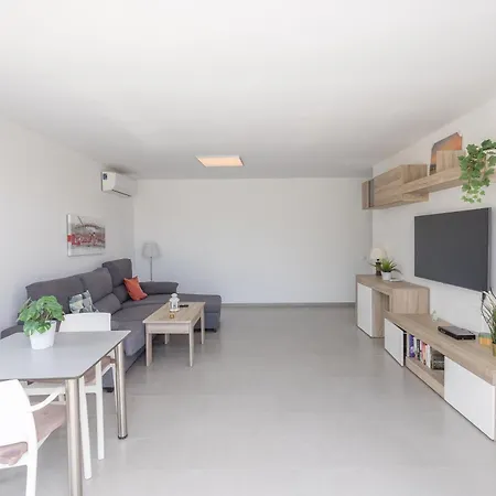 Lightbooking Sun Club Deluxe Apartment *